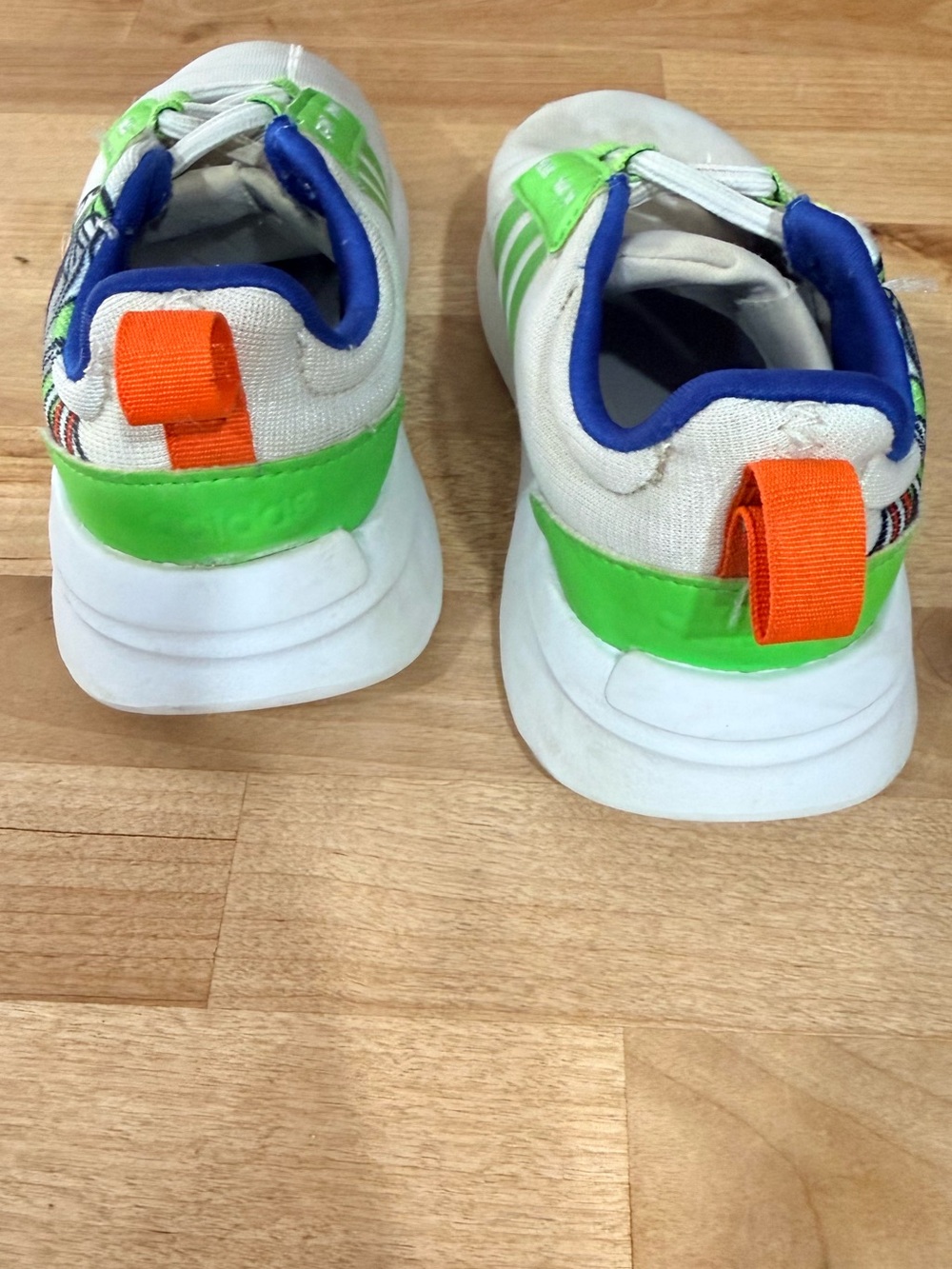 adidas Disney collection Kids White Sneakers with Buzz Lightyear Design - Picture 4 of 7